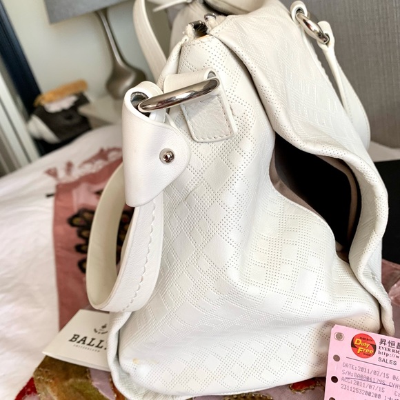 Authentic Bally bag calf skin leather perforated and logo stamped. - Picture 8 of 15